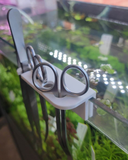 Tool Holder for Rimless Tanks