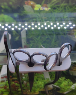 Tool Holder for Rimless Tanks
